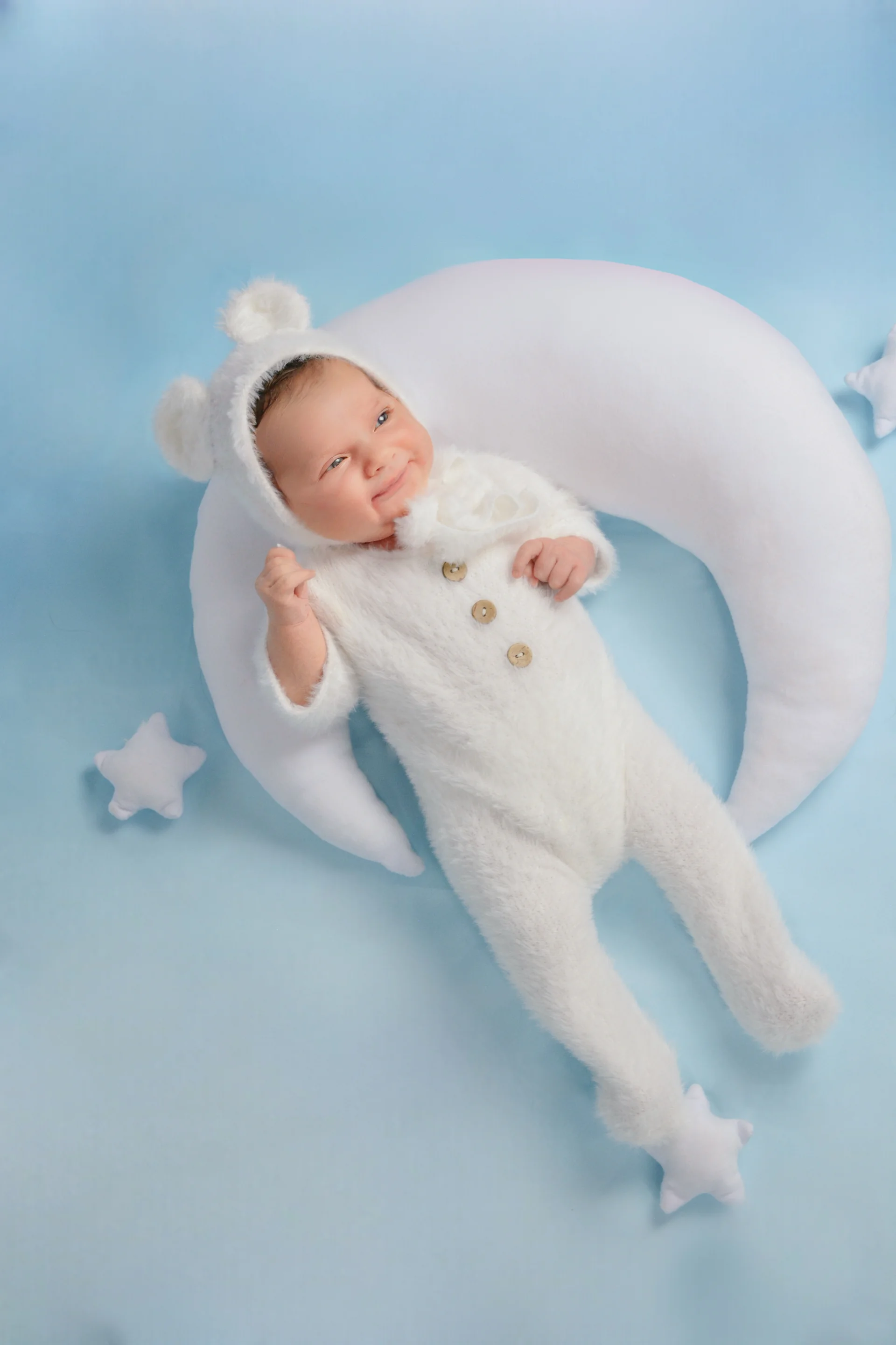 Beba u naručju - poseban trenutak prvih dana