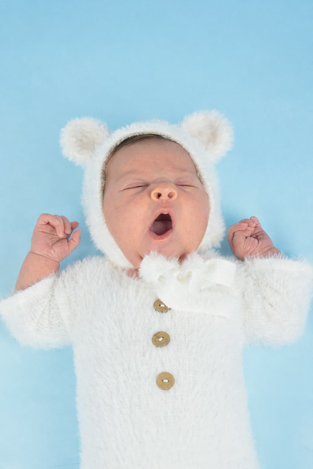 Beba sa porodicom - porodična fotografija novorođenčeta Beograd