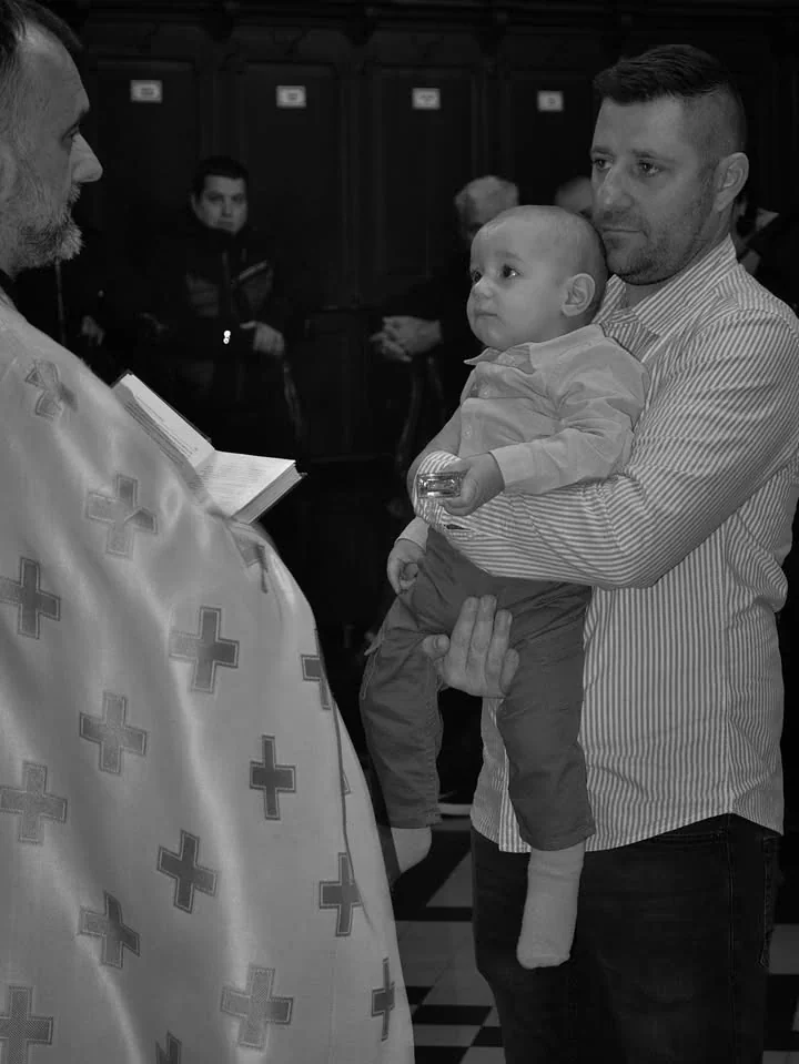 Fotografisanje krštenja - porodična fotografija posle obreda, Angelic Photo Pančevo