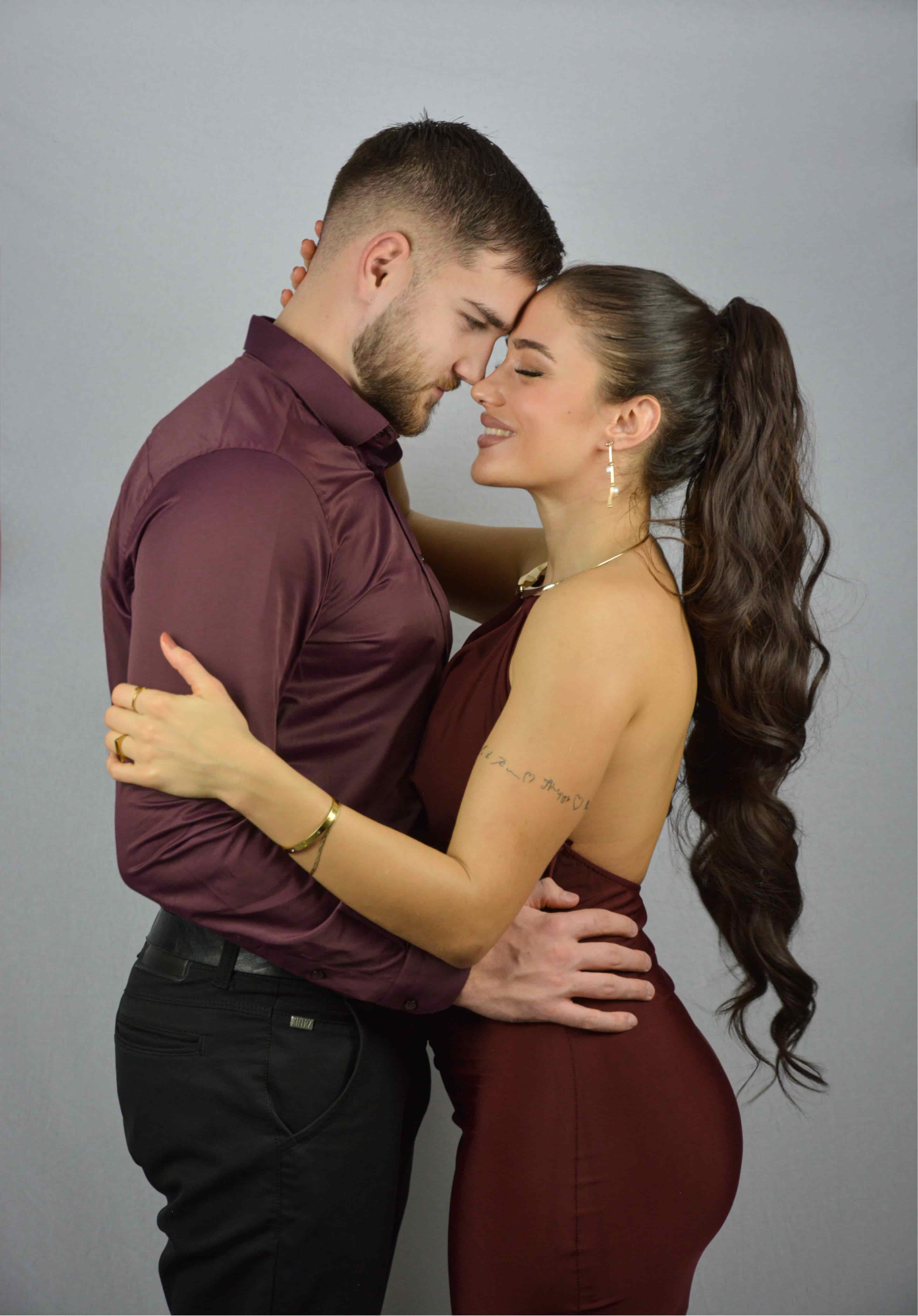 Porodična fotografija - srećna porodica u studiju Angelic Photo