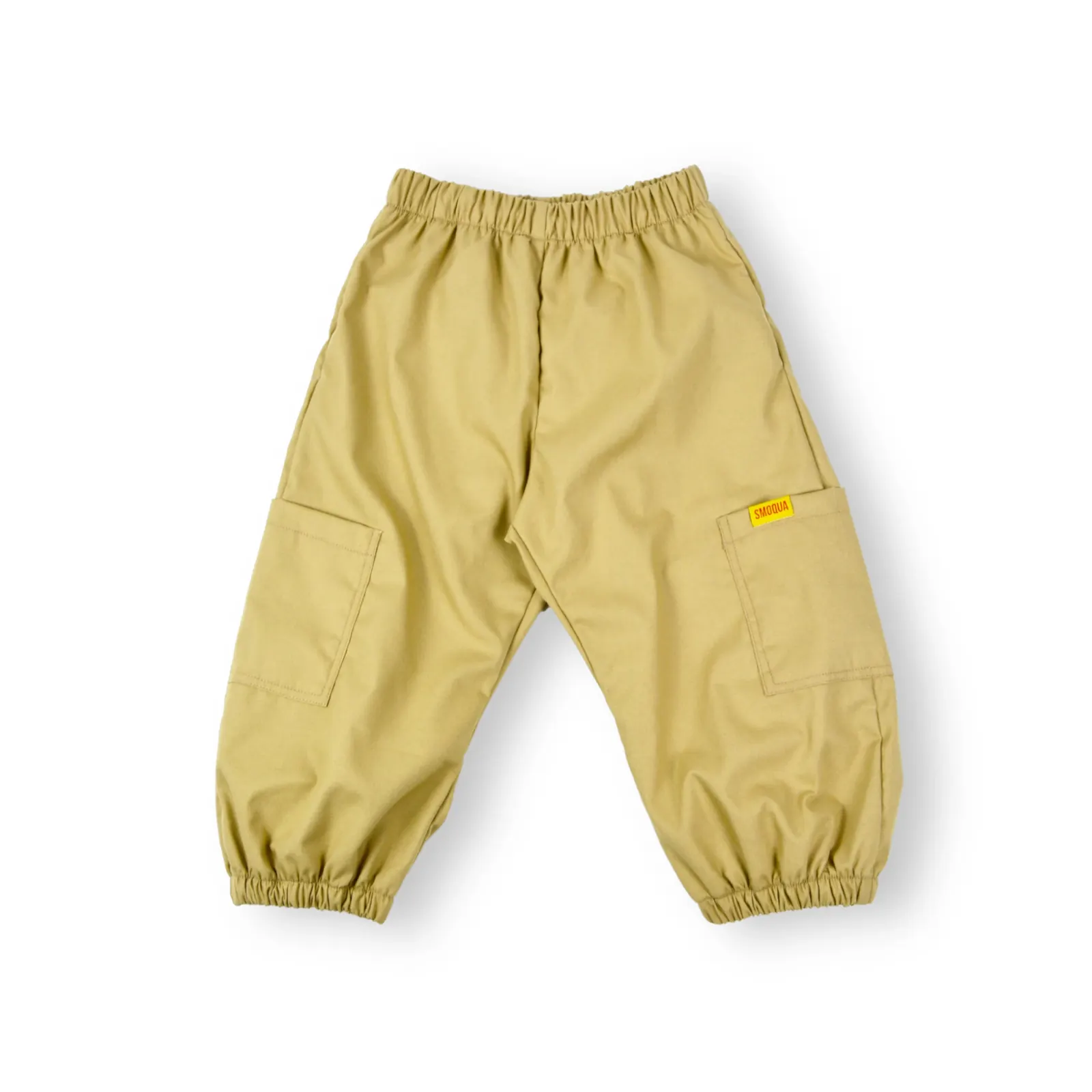 Bež dečje pantalone sa džepovima, packshot – studio Angelic Photo