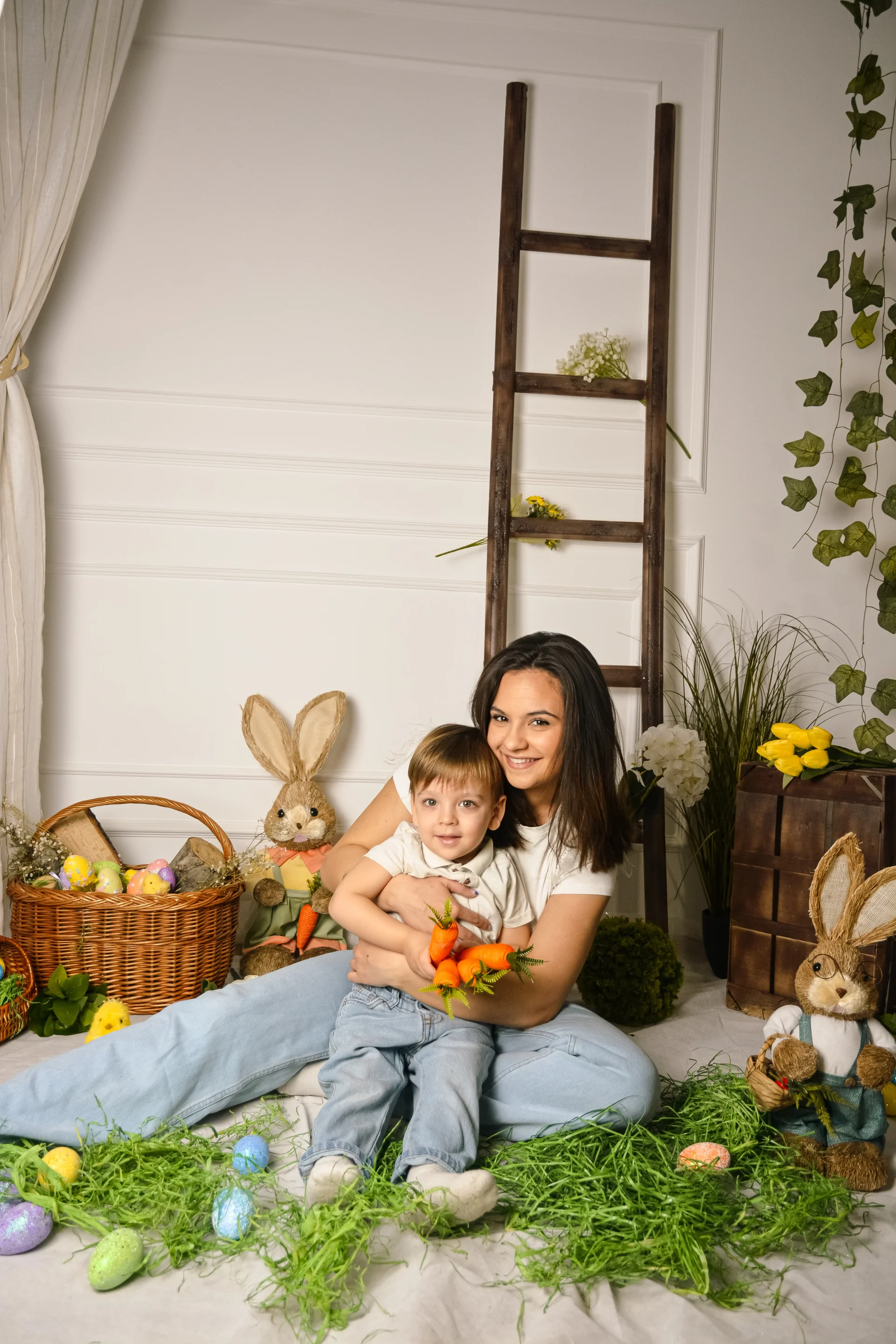 Uskršnja sesija sa zečevima i cvetnim detaljem