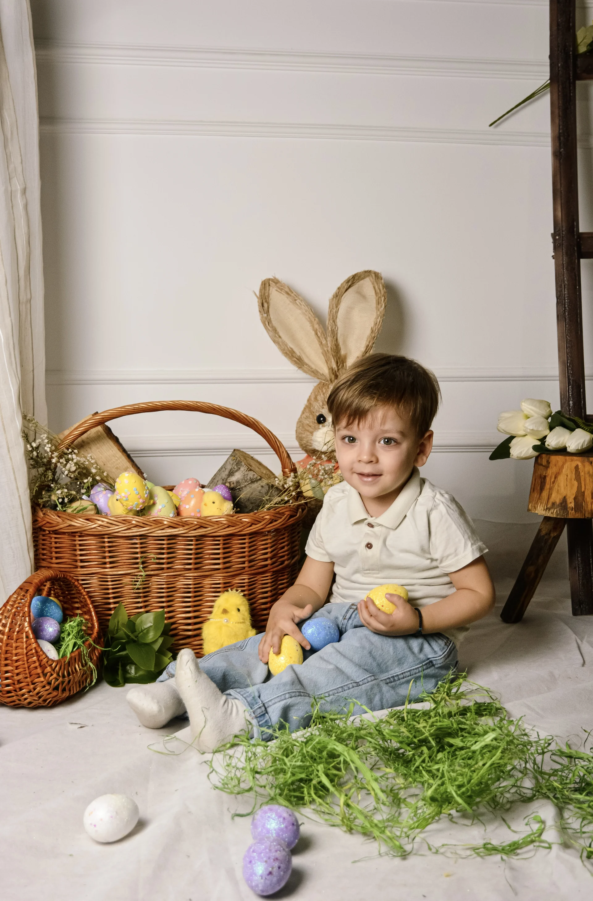 Uskršnje fotografisanje sa tematskim rekvizitima